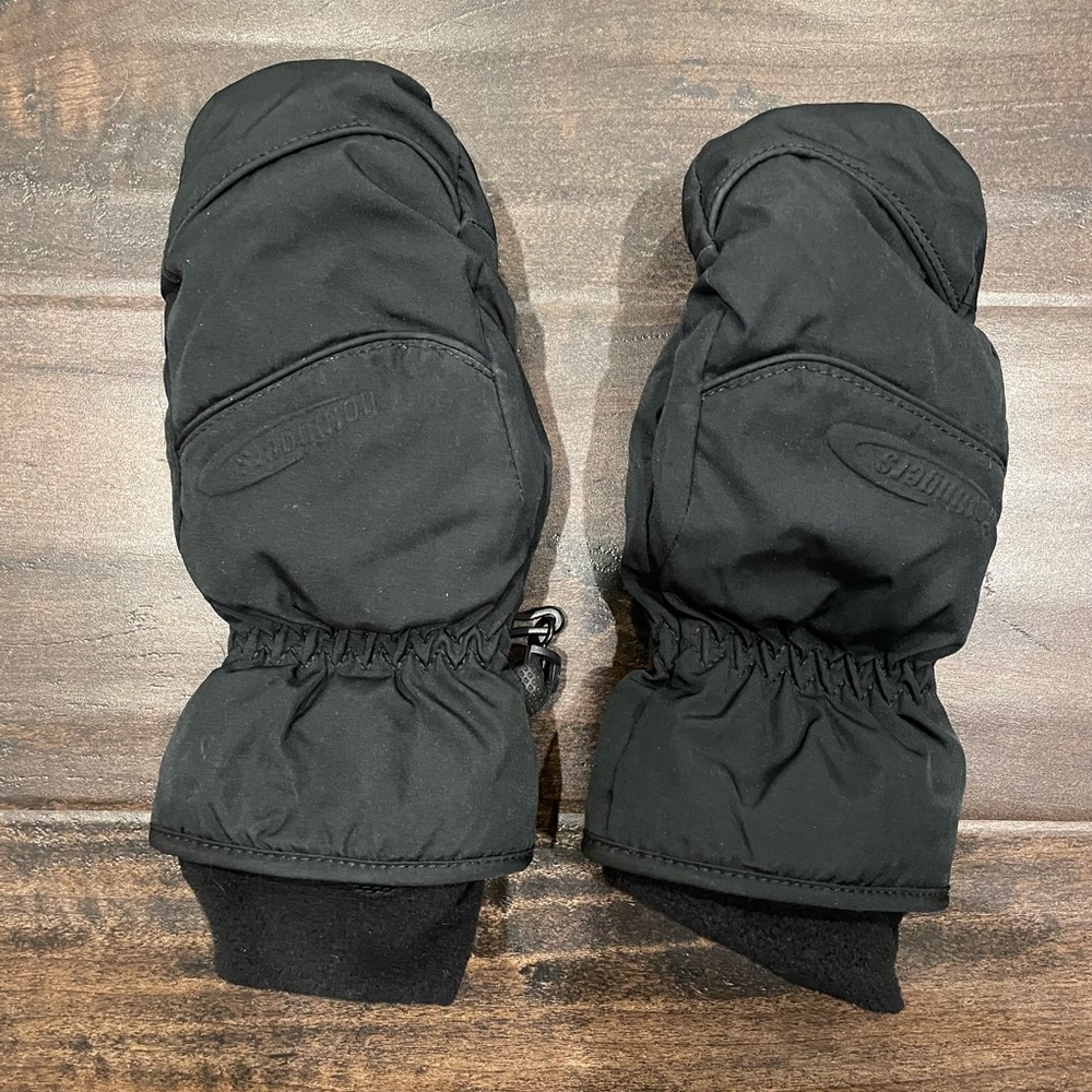 Kids small (5-6) snow gloves black